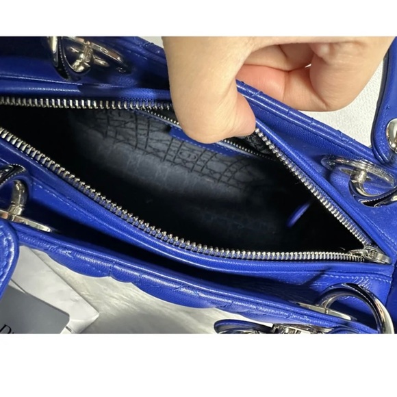 Ladydior blue medium used 2015 card dustbag no box - Picture 10 of 10